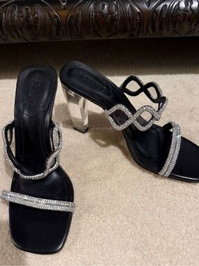 SCHUTZ Arabella Glam Leather Sandal NWOB